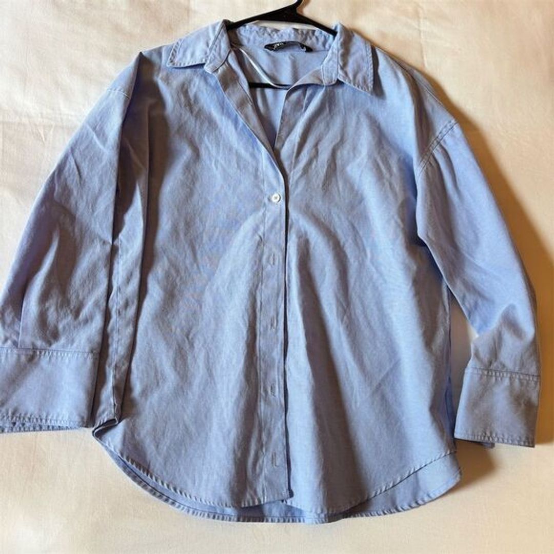 Zara Women's Blue Long Sleeve Button-Up Shirt
