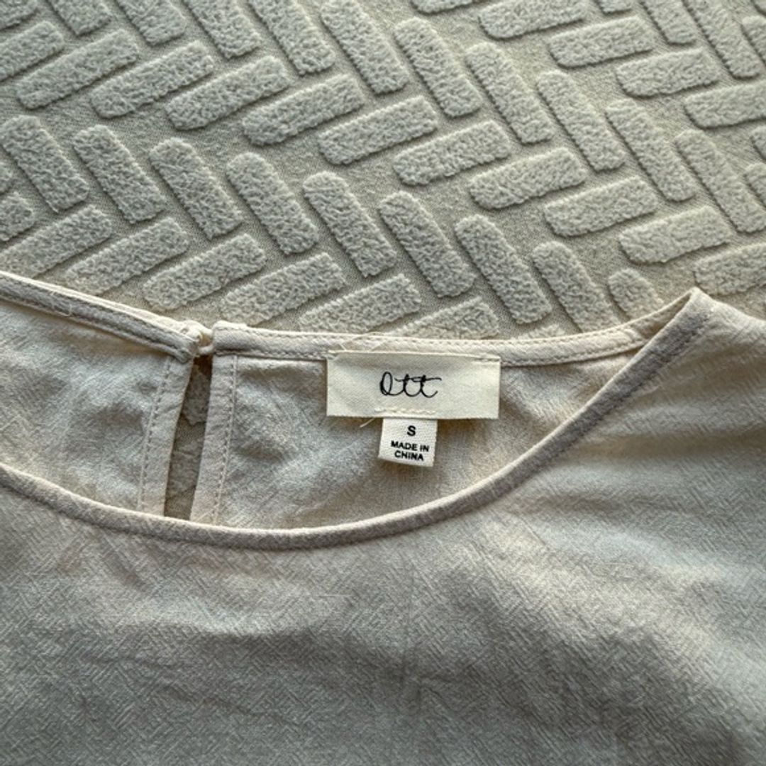 Cream Puff Sleeve Top