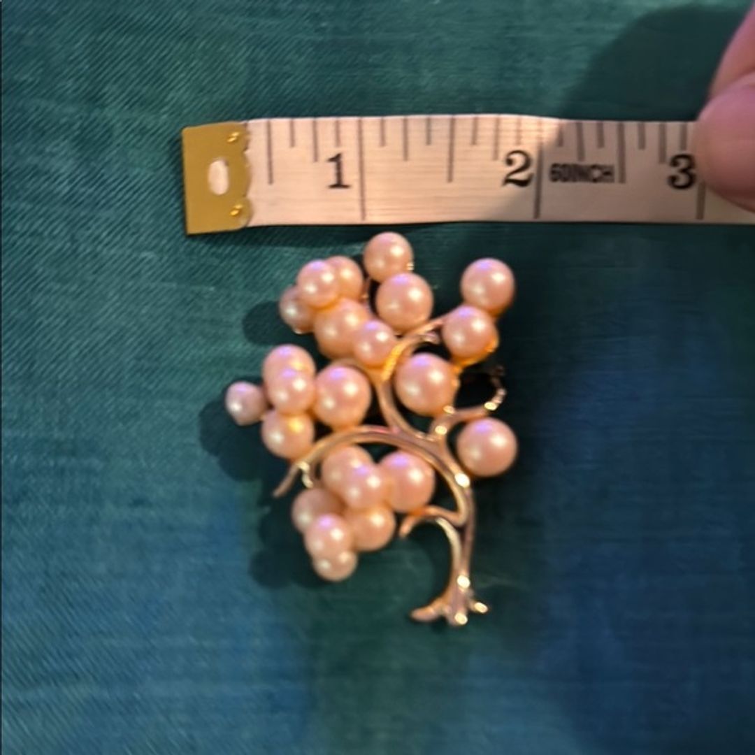 VTG White Faux Pearl Tree Brooch with Creamy Pearls