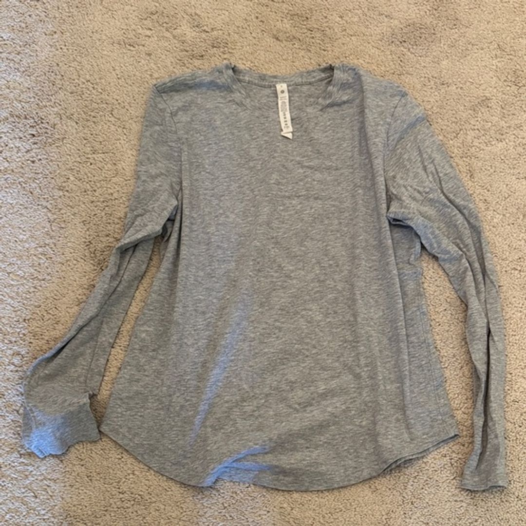 Lululemon athletica Light Gray Long Sleeve Tee