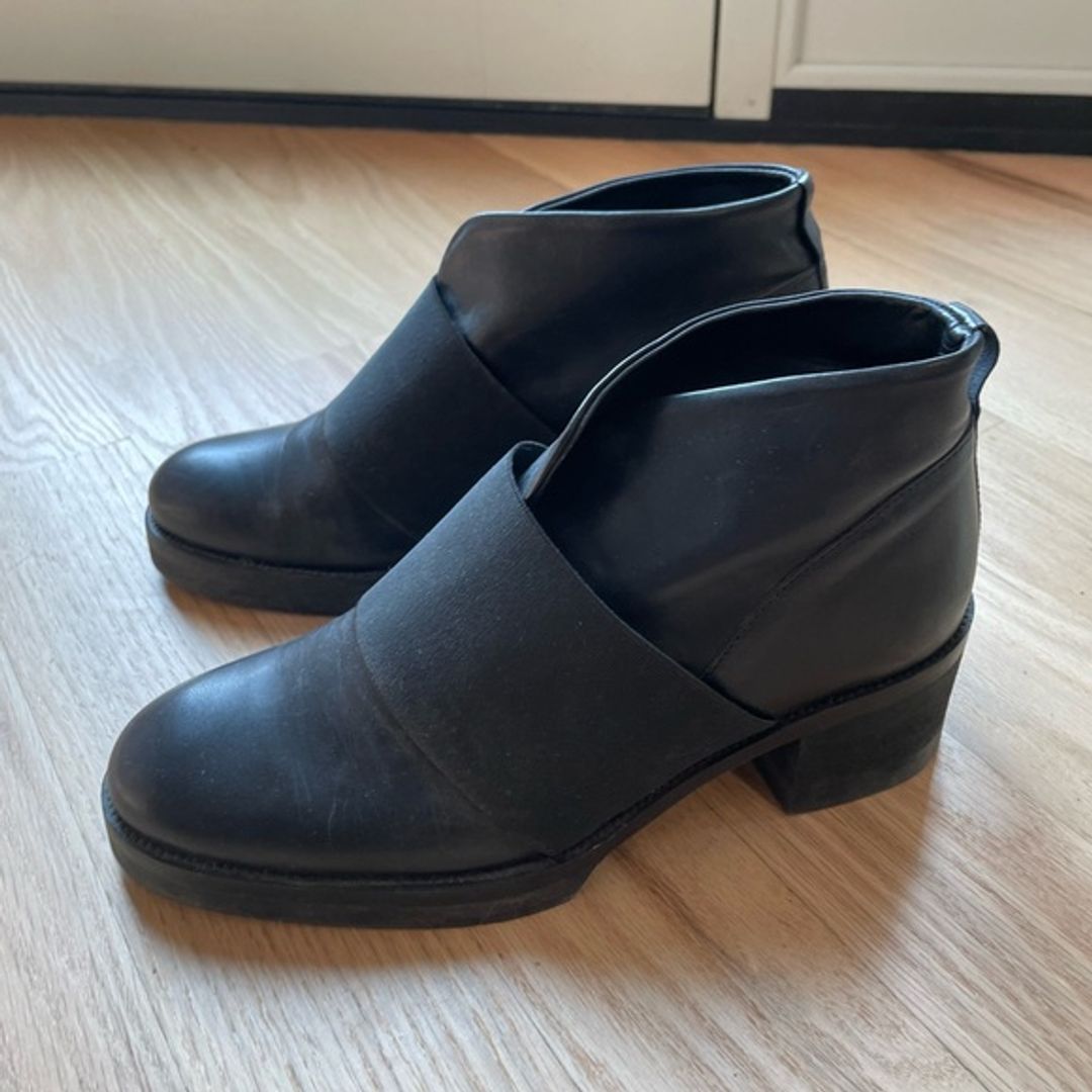 COS black leather shoes