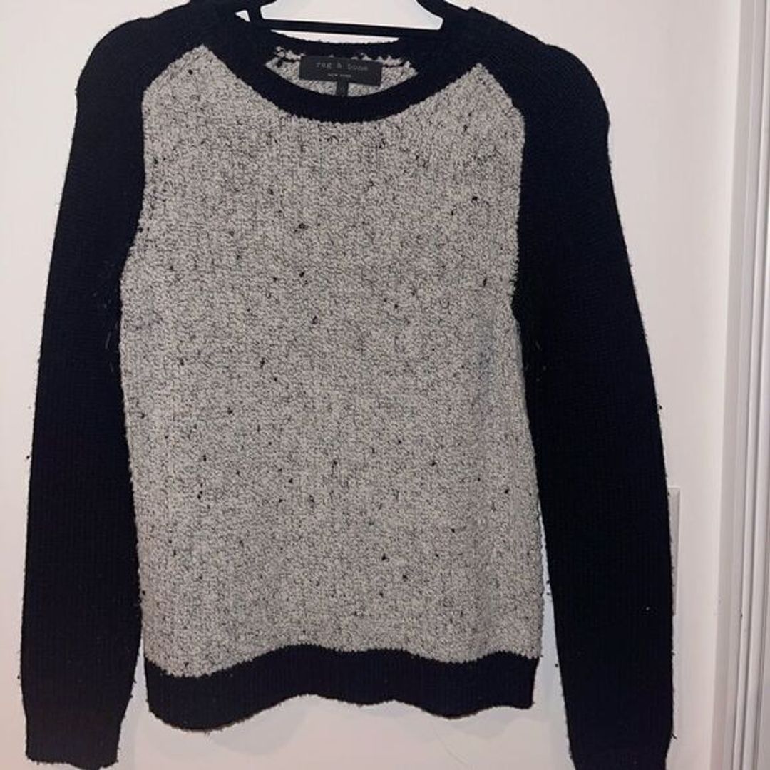 Portia Pullover in Black / Grey