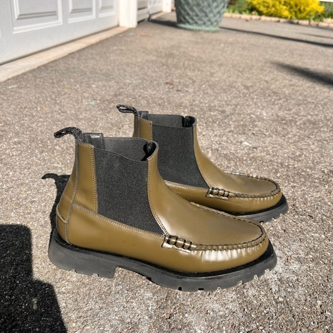 Alda Chelsea Boots in Olive