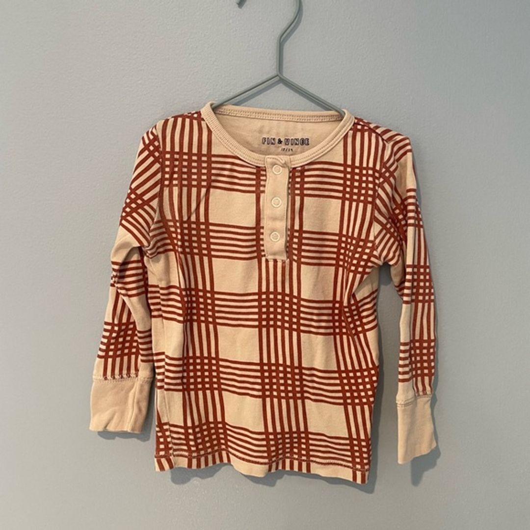 Fin & Vince plaid top