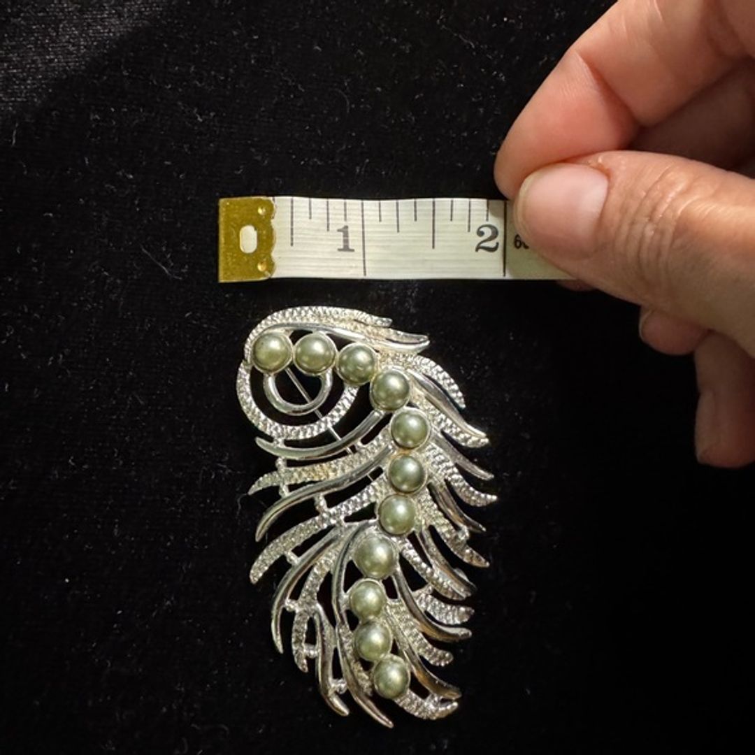 Sarah Coventry Feather Brooch