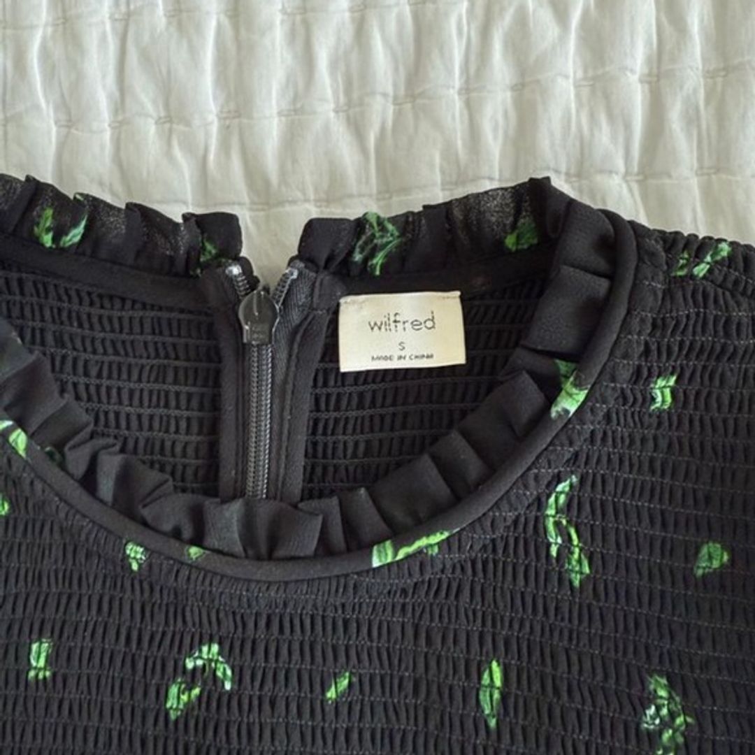 Wilfred Tempest Blouse and Babaton Cropped Trousers