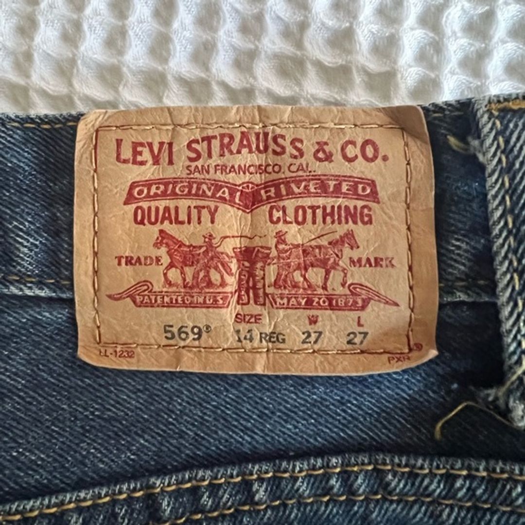 Levis Vintage Loose Straight Jeans