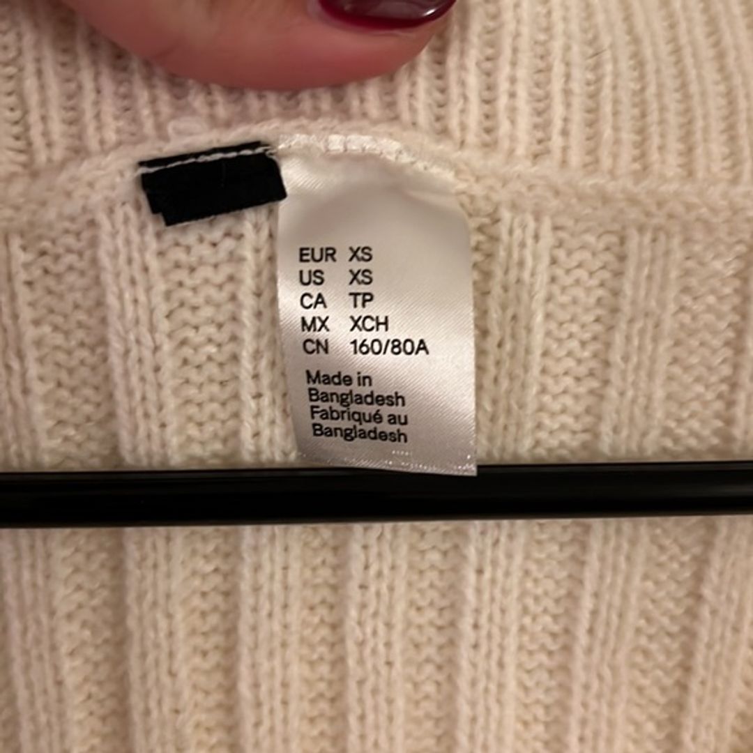 H&M Ribbed Knit V Neck Sweater Vest