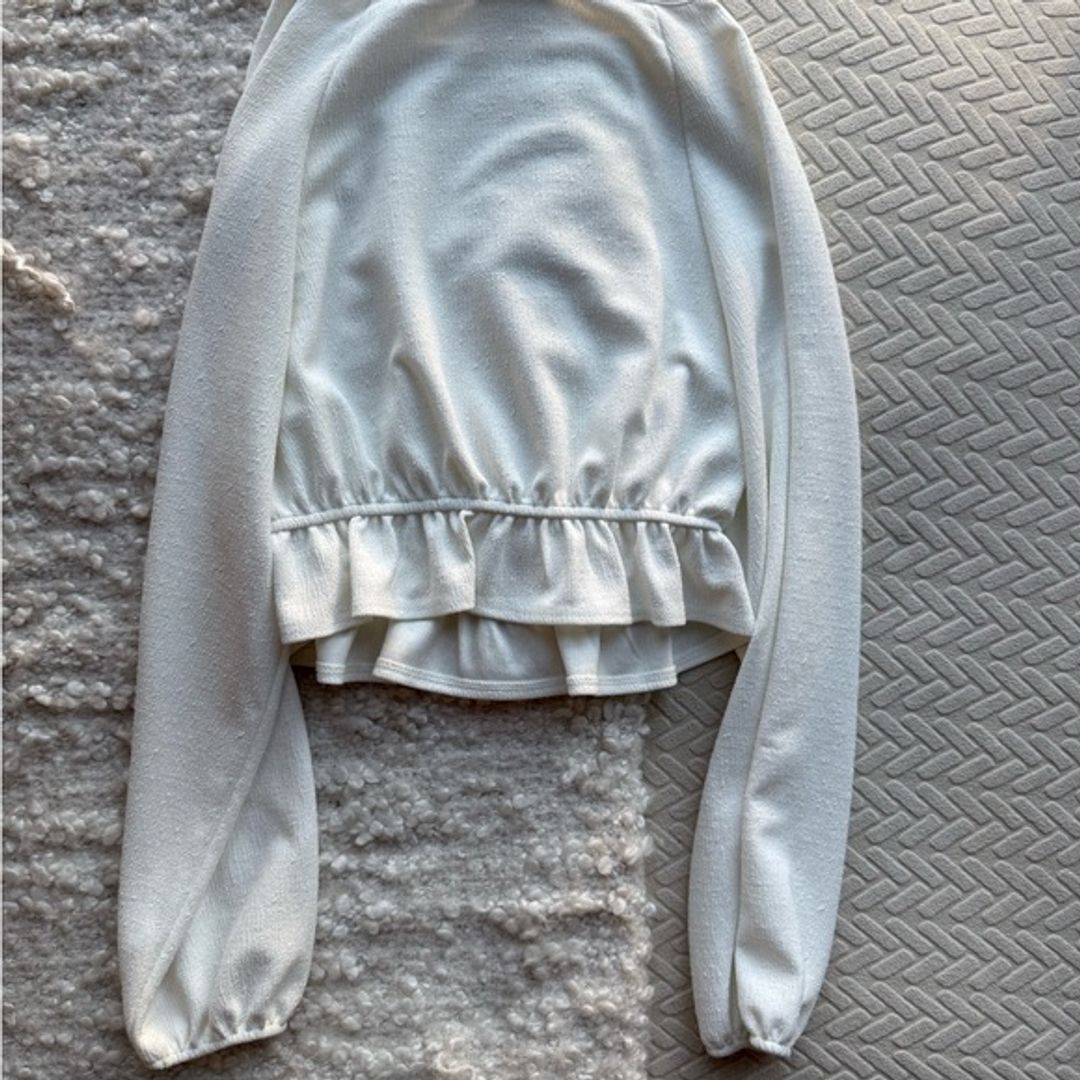 Elegant White Long Sleeve Top with Ruffles