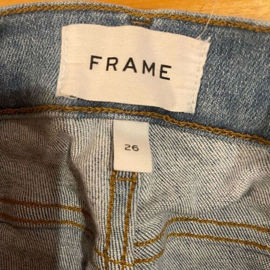 FRAME DENIM light wash, raw hem jeans size 26!