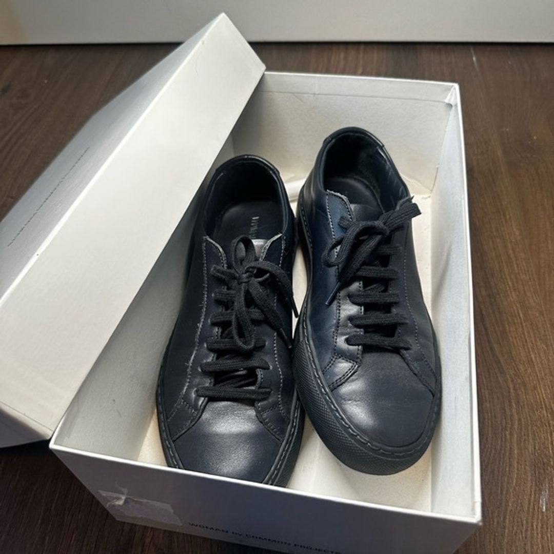 Common Projects Original Achilles Low in Navy