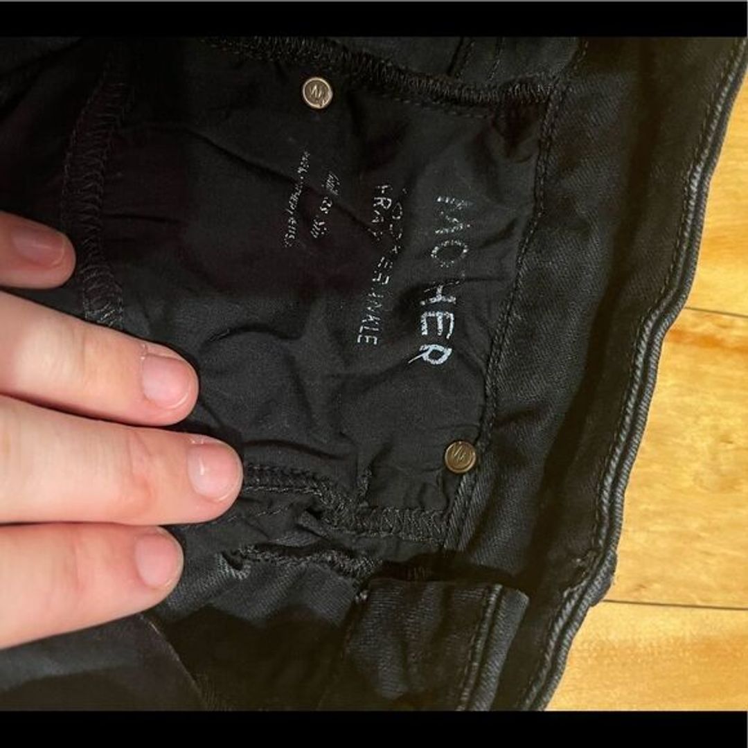 MOTHER denim - "The Looker Ankle Fray" jeans size 24!