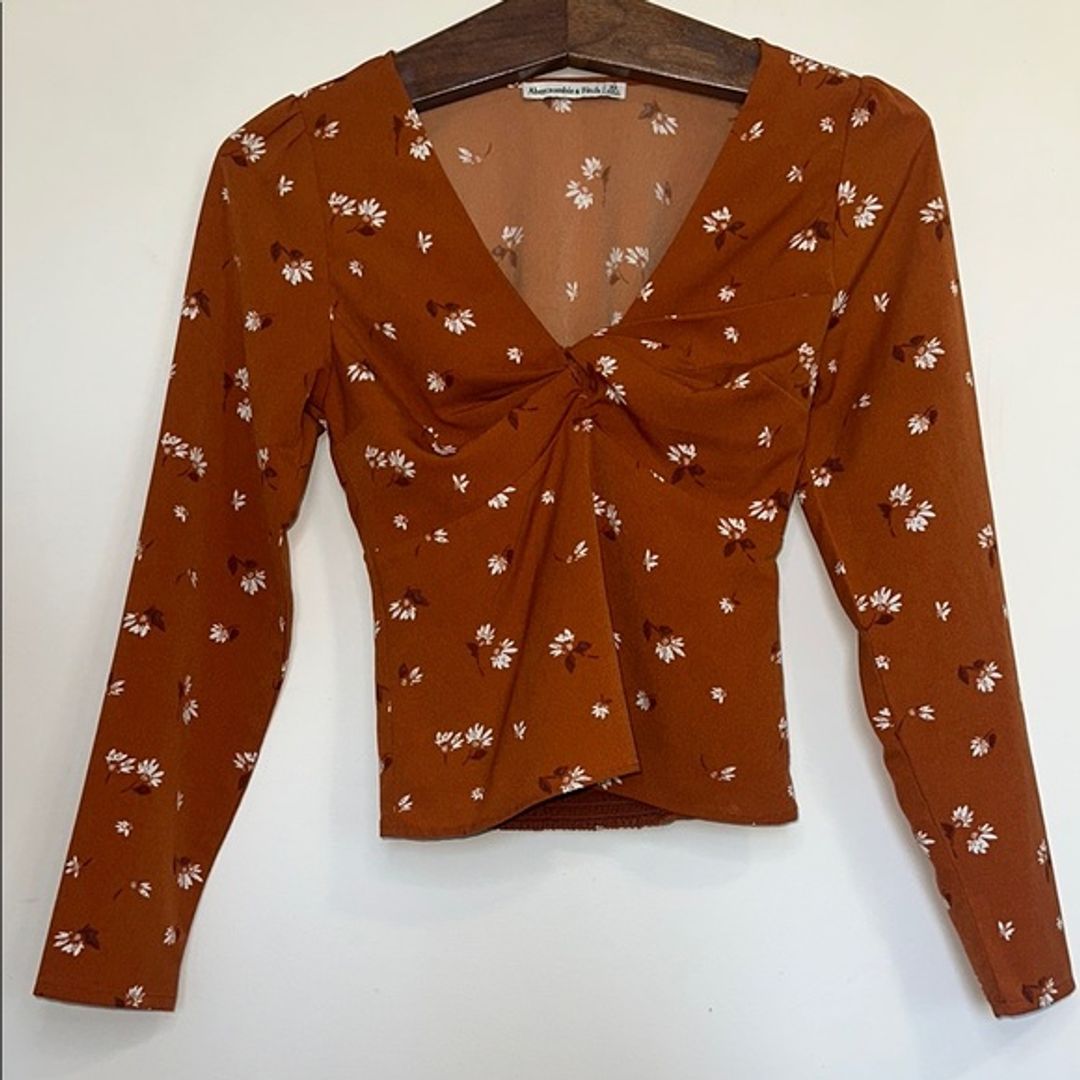 Abercrombie & Fitch Floral Crop Longsleeve Top