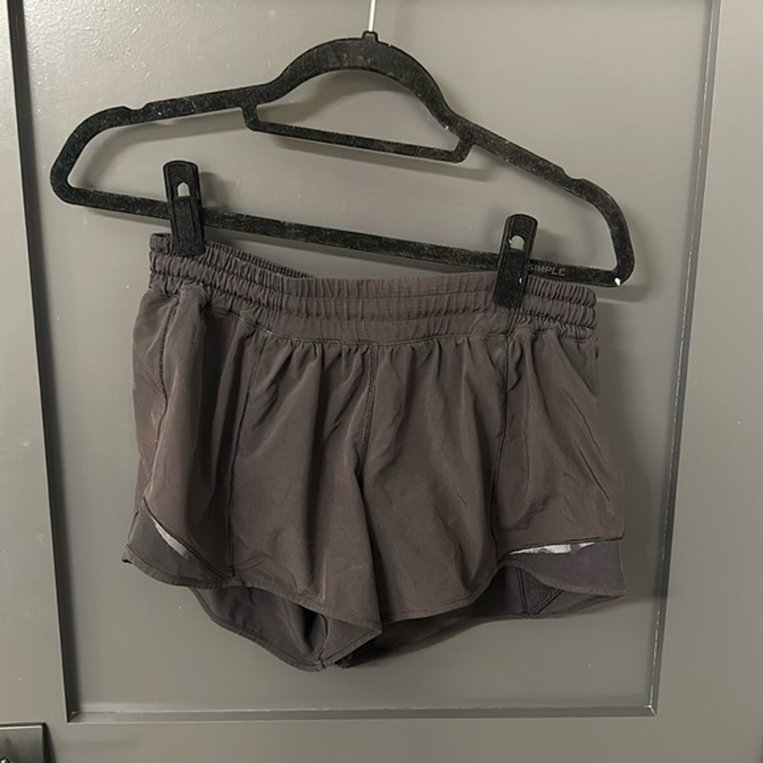 Lululemon Hotty Hot Low-Rise Lined Shorts