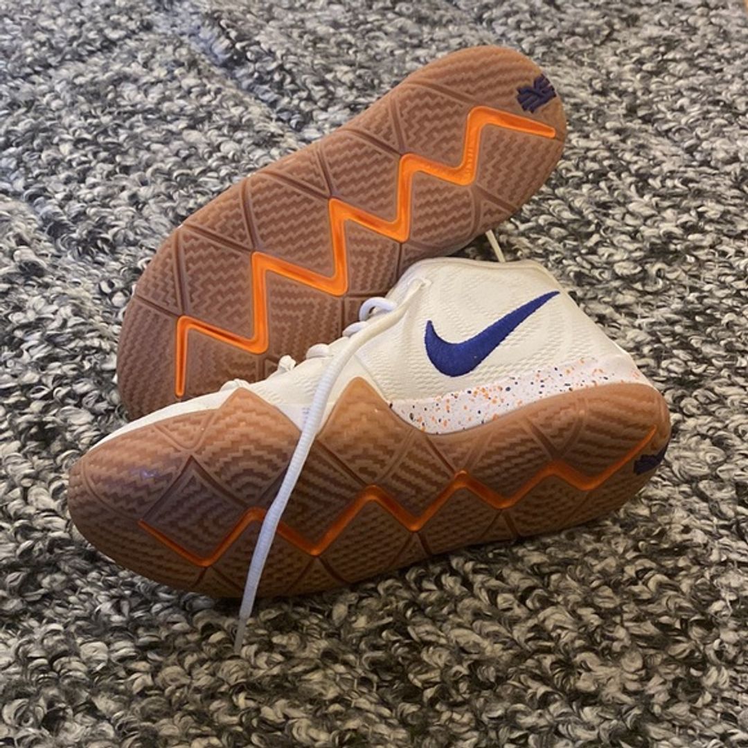 Nike Kyrie 4 Uncle Drew Sneakers