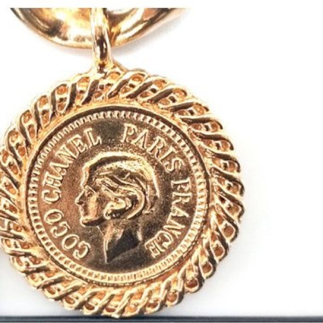 Chanel Jumbo Chain Belt Runway Medallion Necklace