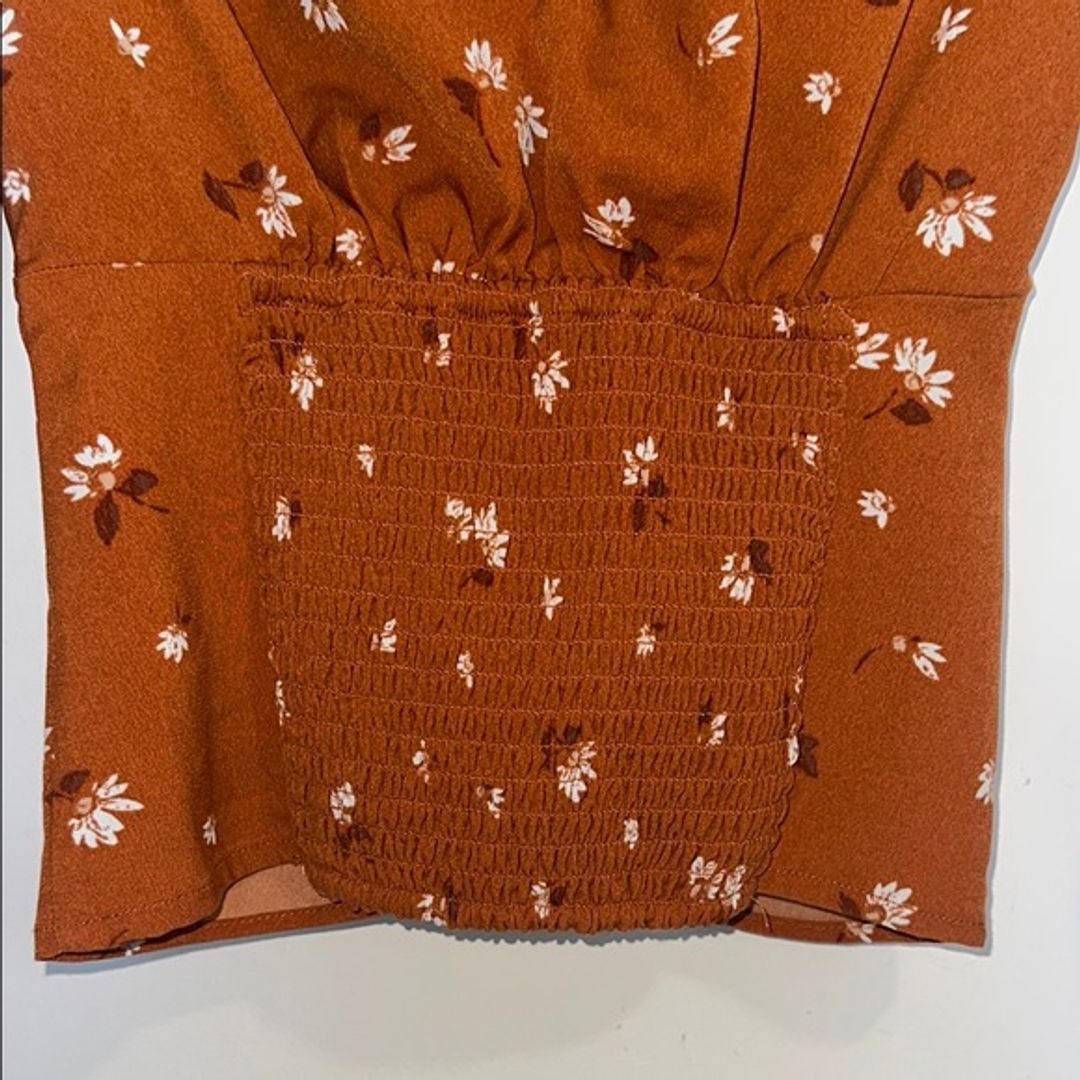 NWT Abercrombie & Fitch Floral Crop Longsleeve Top in Brown