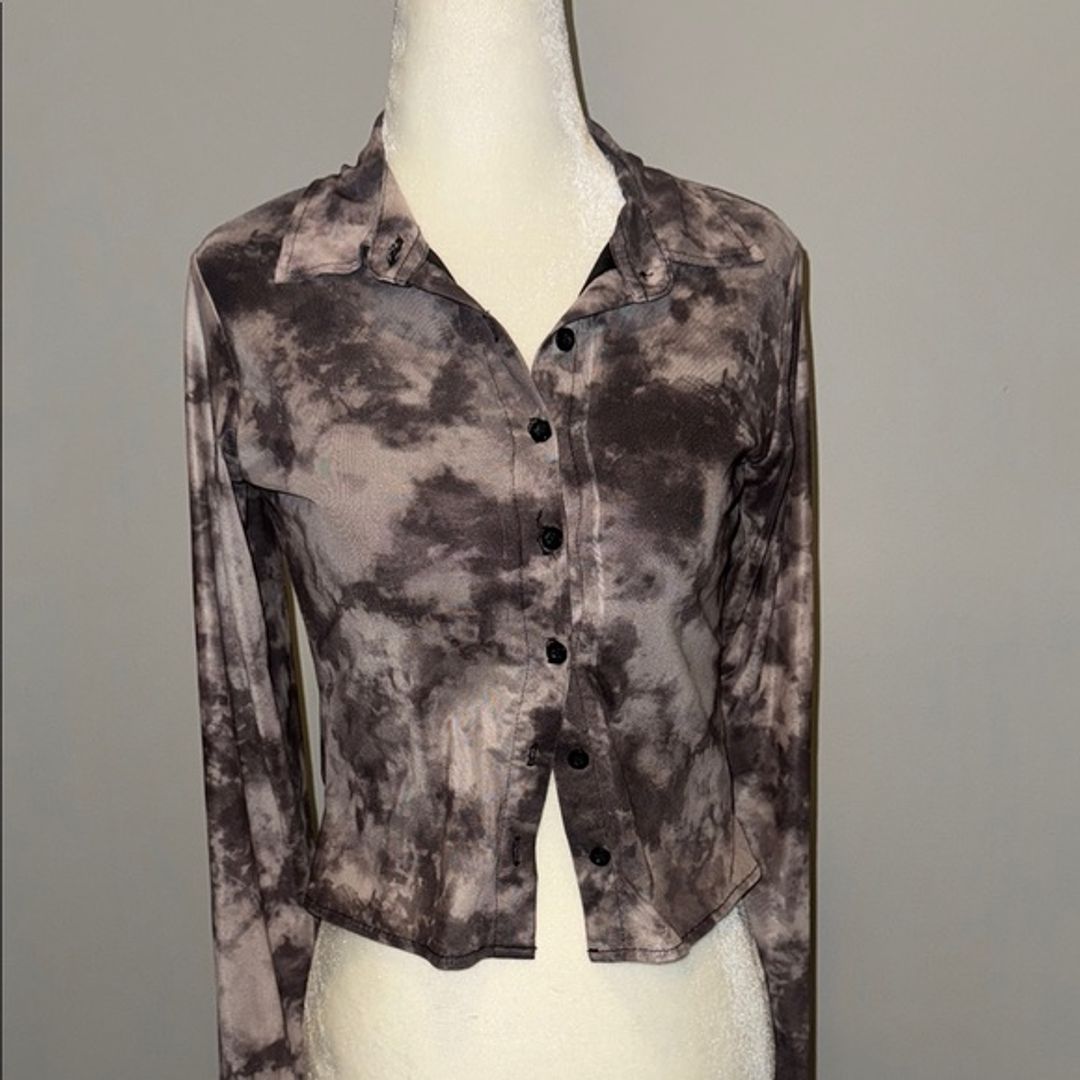 Motel Rocks Gray and Black Cropped Button Down Shirt