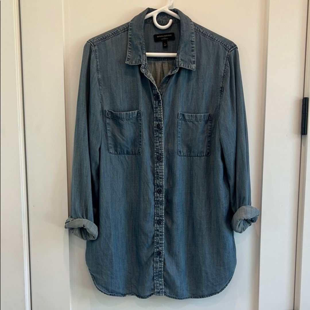 Banana Republic Vintage Denim Button Down Shirt
