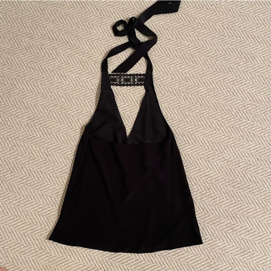 Cami NYC Choker Halter V-Neck Top