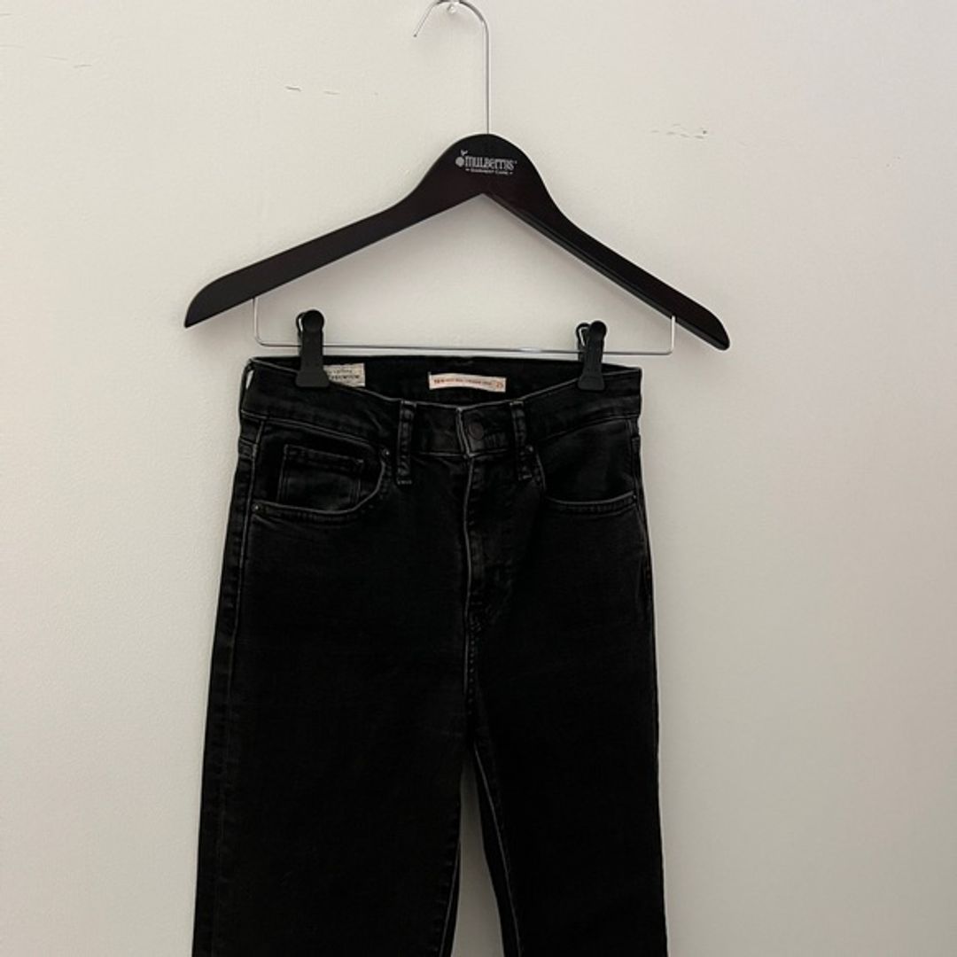 Levi’s 724 High Rise Slim Straight Crop Women's Jeans