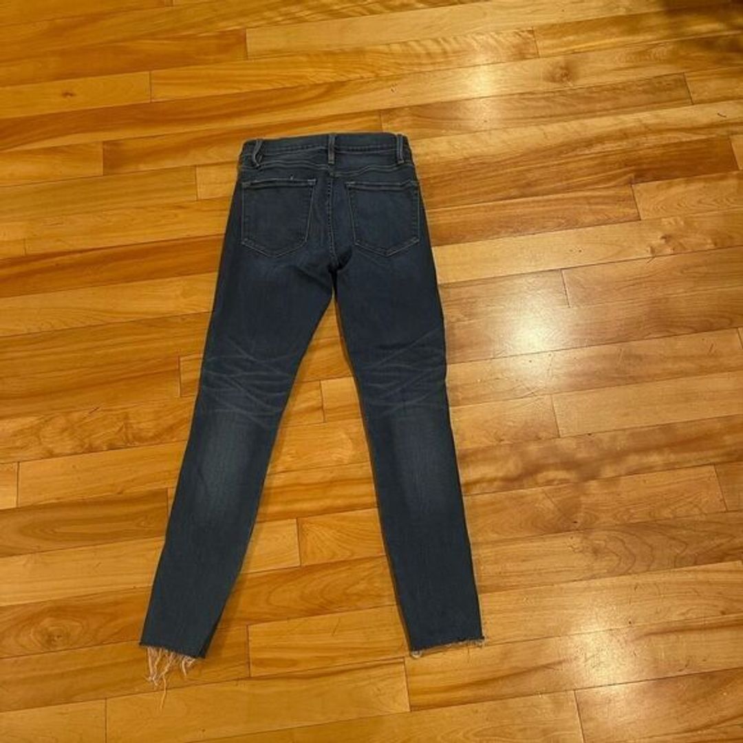 FRAME Denim "Le Skinny De Jeanne Crop" raw hem jeans size 27!