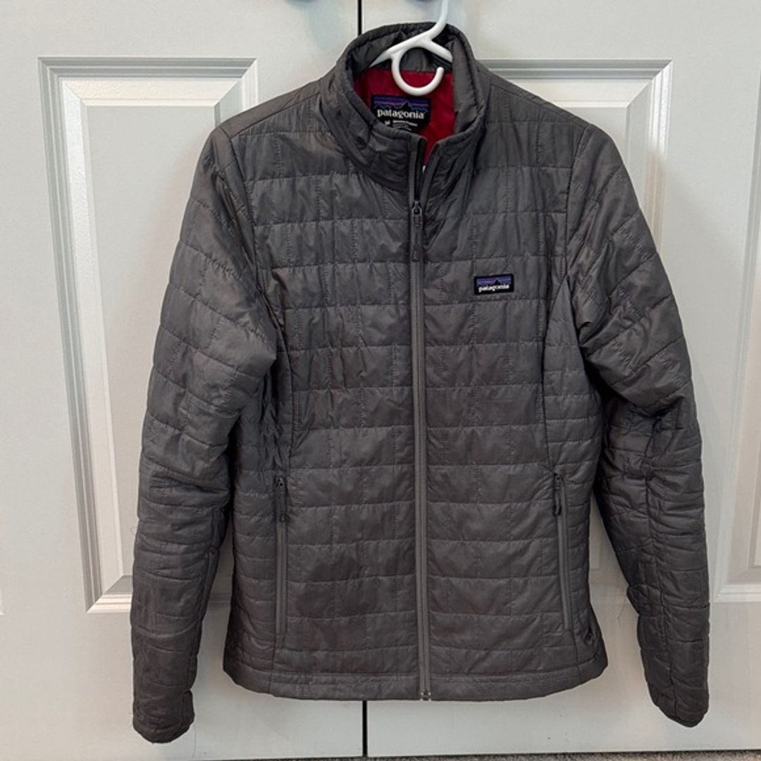 Patagonia Women’s Charcoal Puffer Jacket