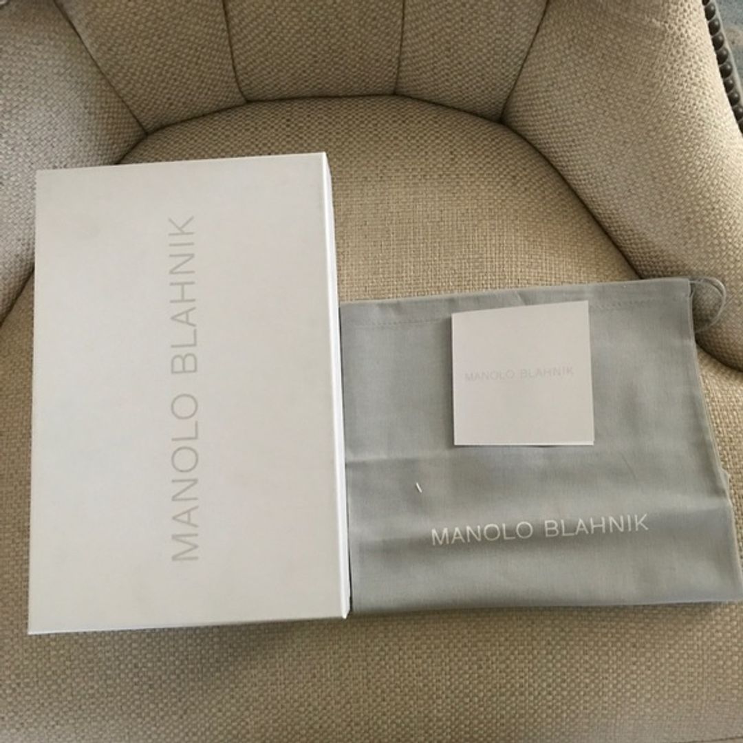 NWT Manolo Blahnik ‘Mulia’ Button Sandal