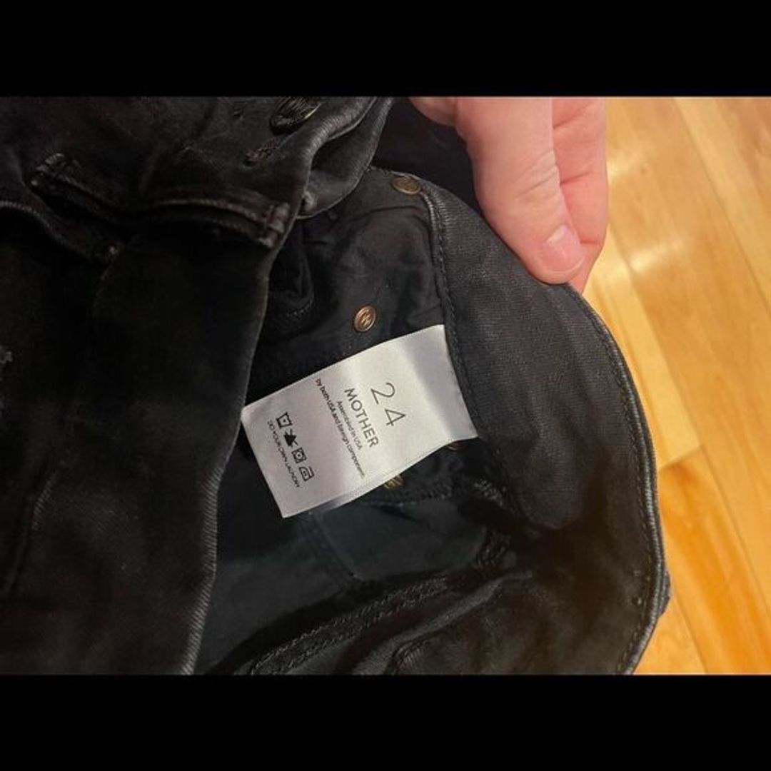MOTHER denim - "The Looker Ankle Fray" jeans size 24!