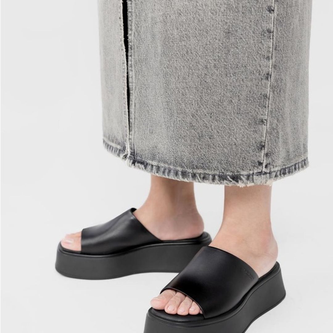Vagabond Courtney Black Leather Platform Slide Sandals