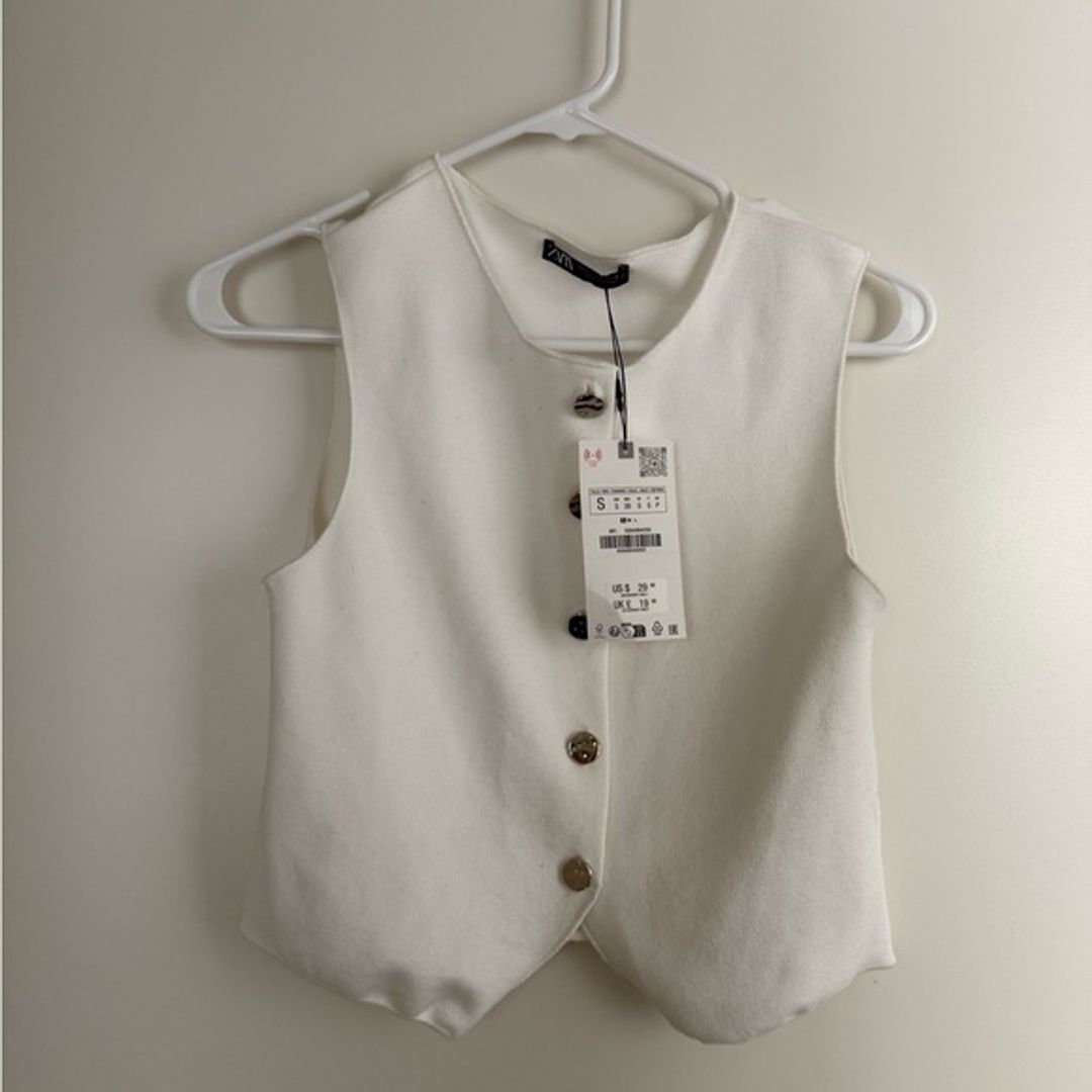 NWT Zara White Sleeveless Button-Up Top