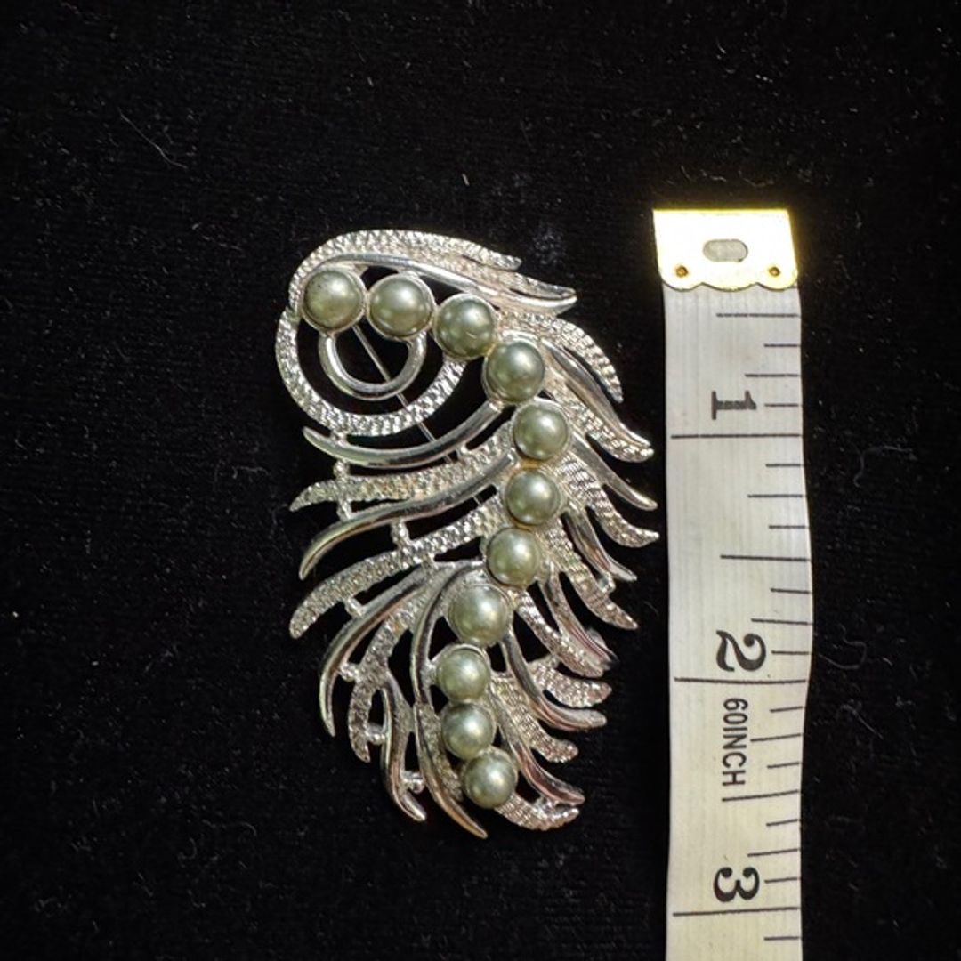 Sarah Coventry Feather Brooch