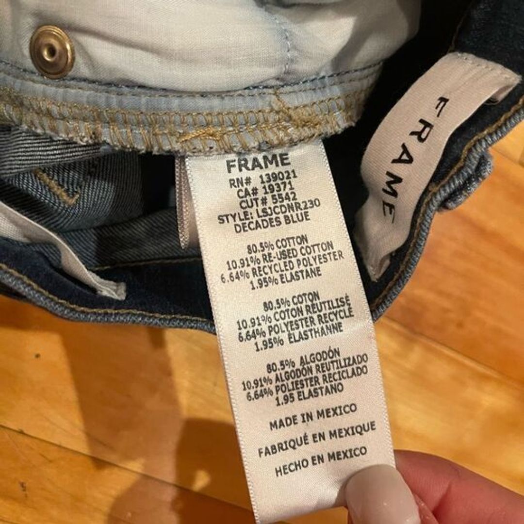 FRAME Denim "Le Skinny De Jeanne Crop" raw hem jeans size 27!