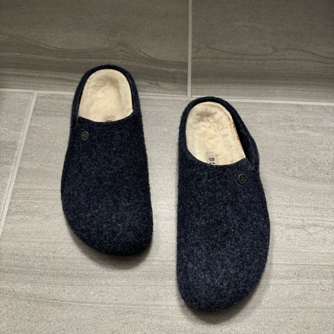Birkenstock Kids Shoes Felt Slip in Clog Dark Grey
Unisex - EU size 34