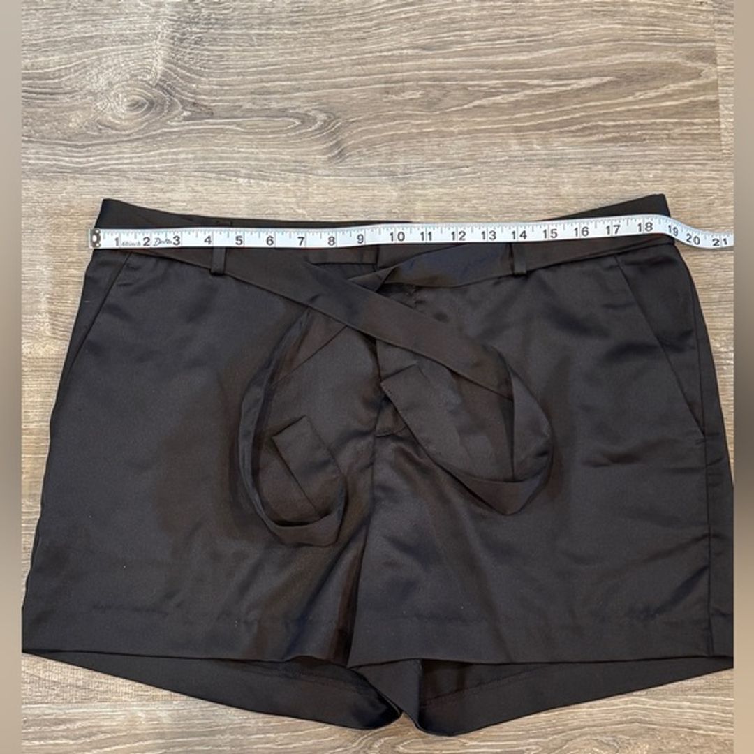NWT Banana Republic Black Women's Shorts