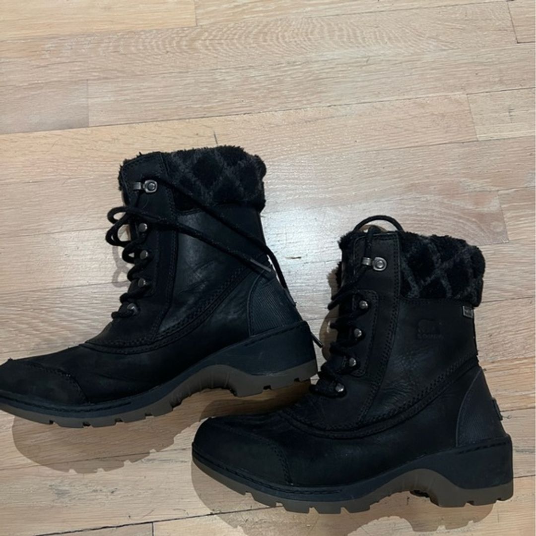 Sorel Whistler Mid Boot Black 7.5 $270