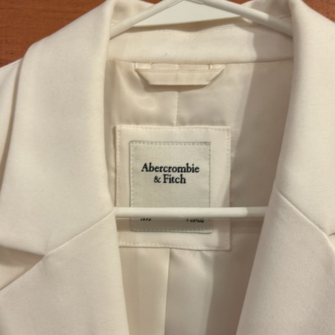 Abercrombie & Fitch White Blazer