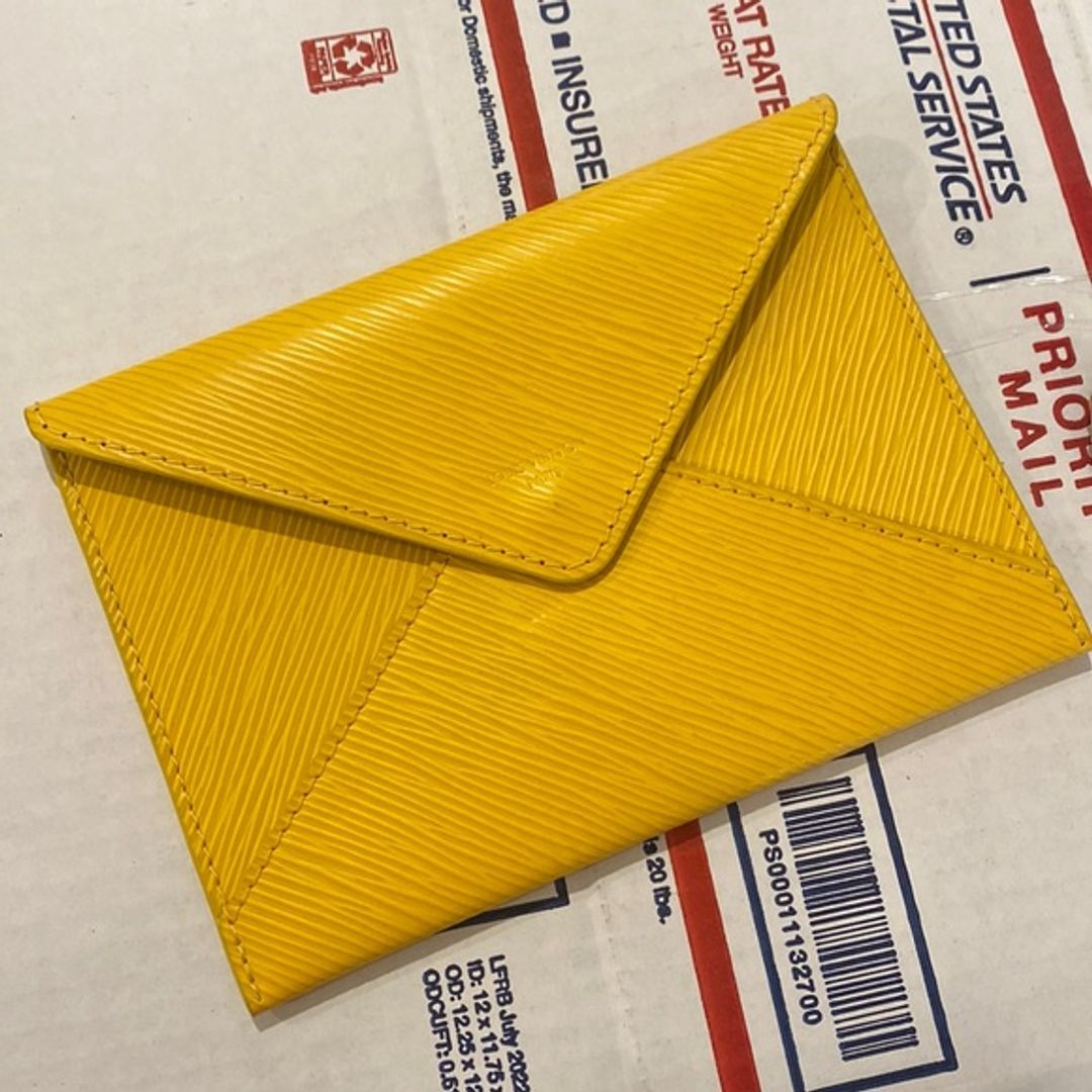 Epi Kirigami Pochette in Yellow