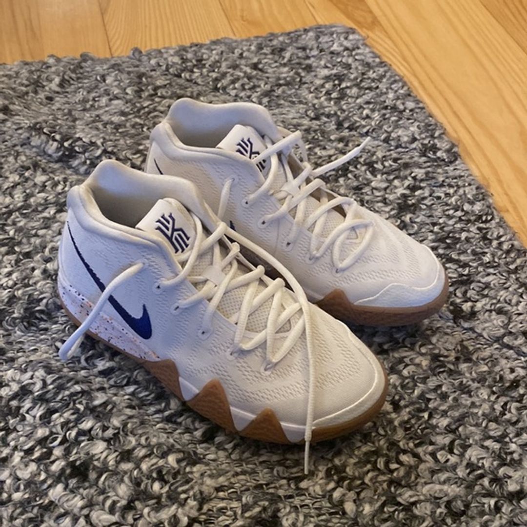 Nike Kyrie 4 Uncle Drew Sneakers