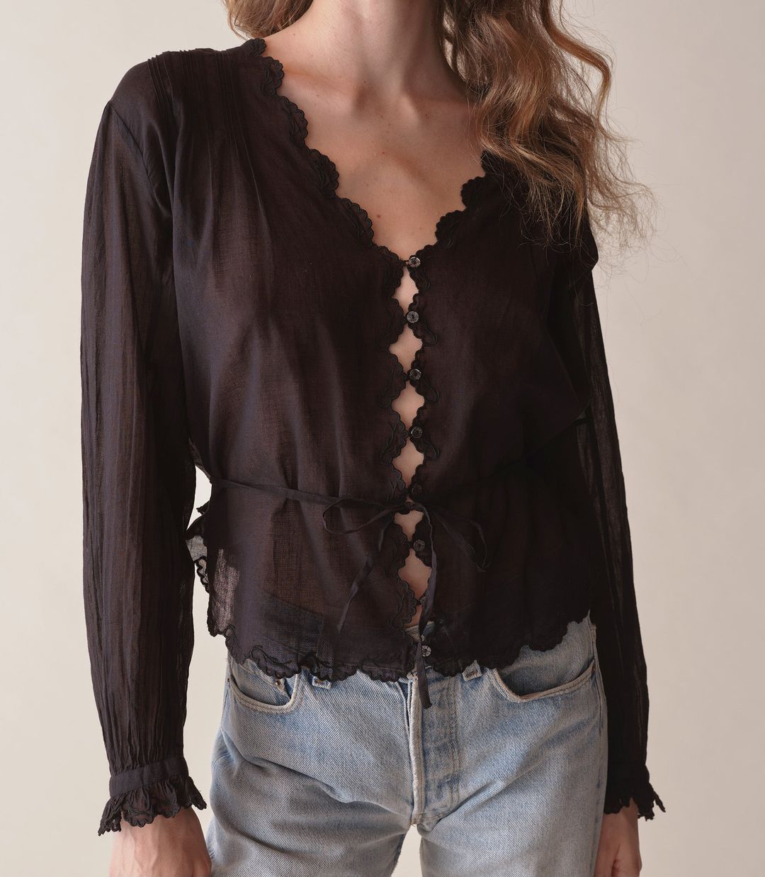 ELAYNE TOP -- BLACK
