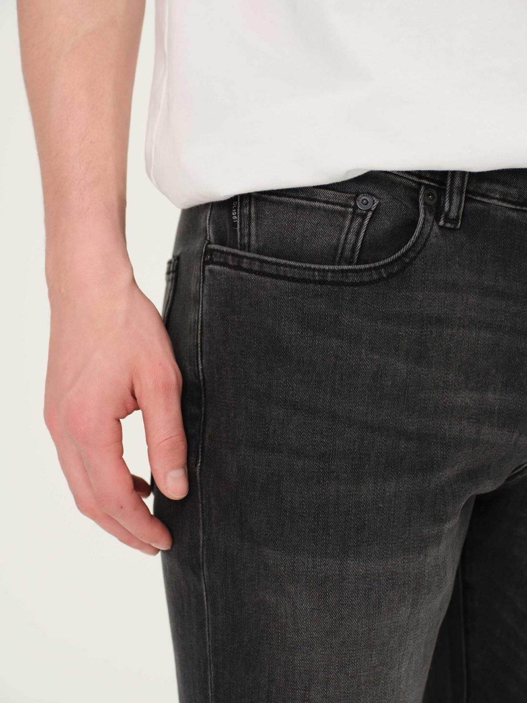 Cooper Tapered Jeans | Sable (Washed Black #6
