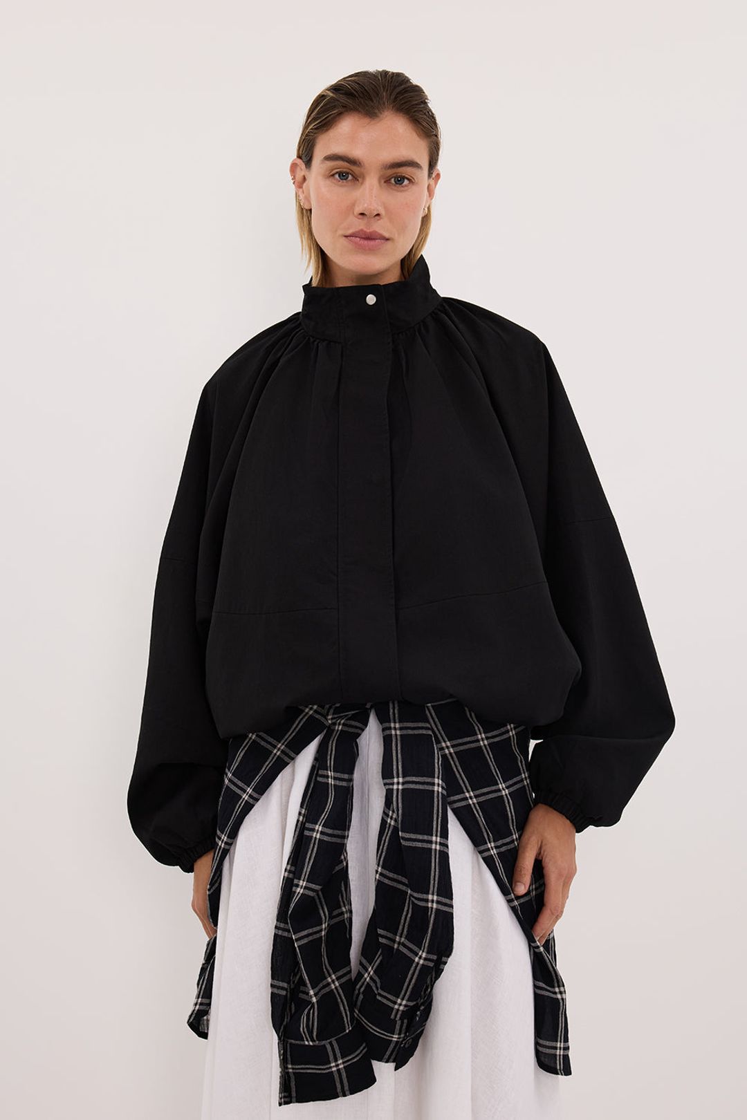 OAKLEE BLACK BATWING LIGHTWEIGHT JACKET