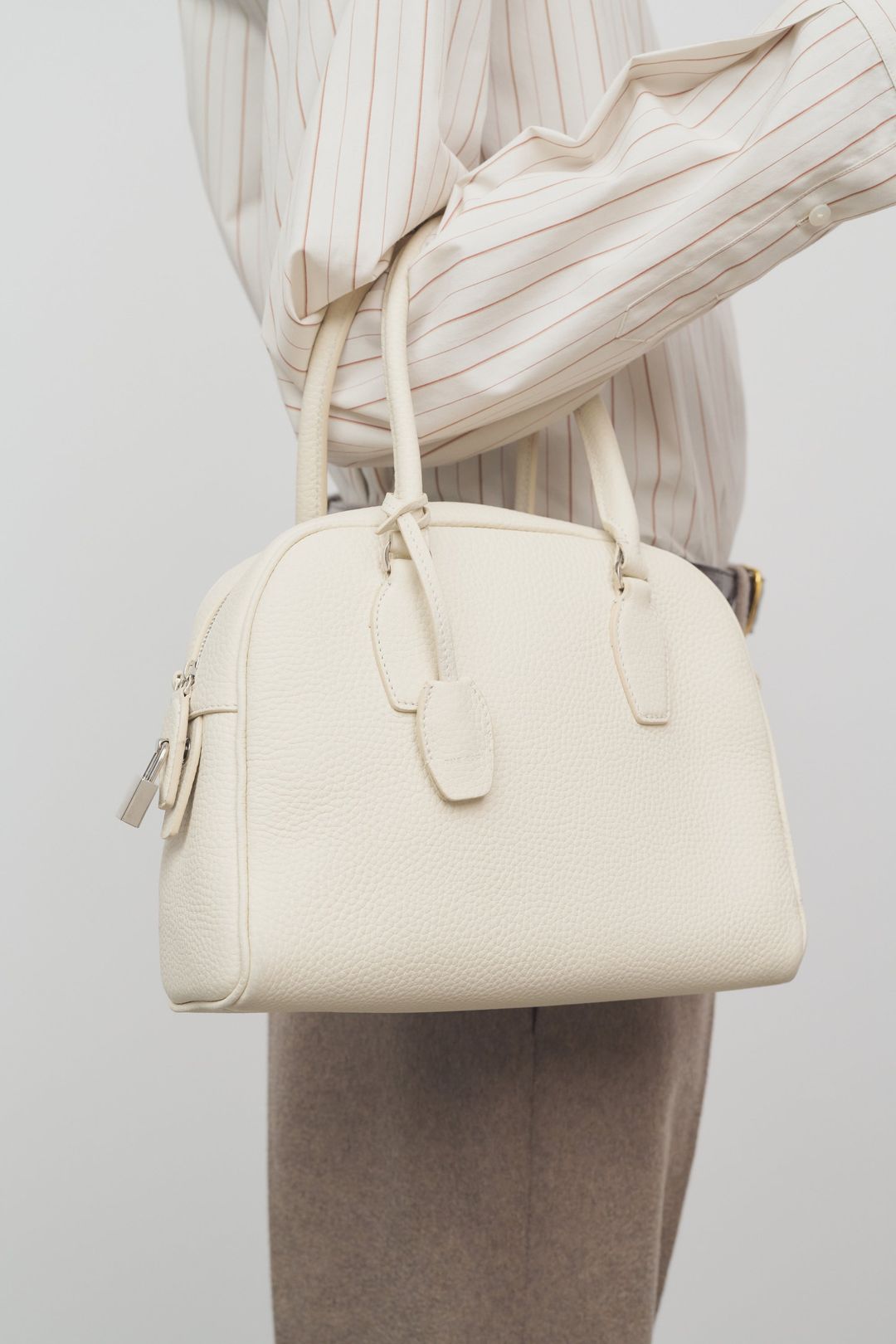 India 10.00 Bag in Leather #5