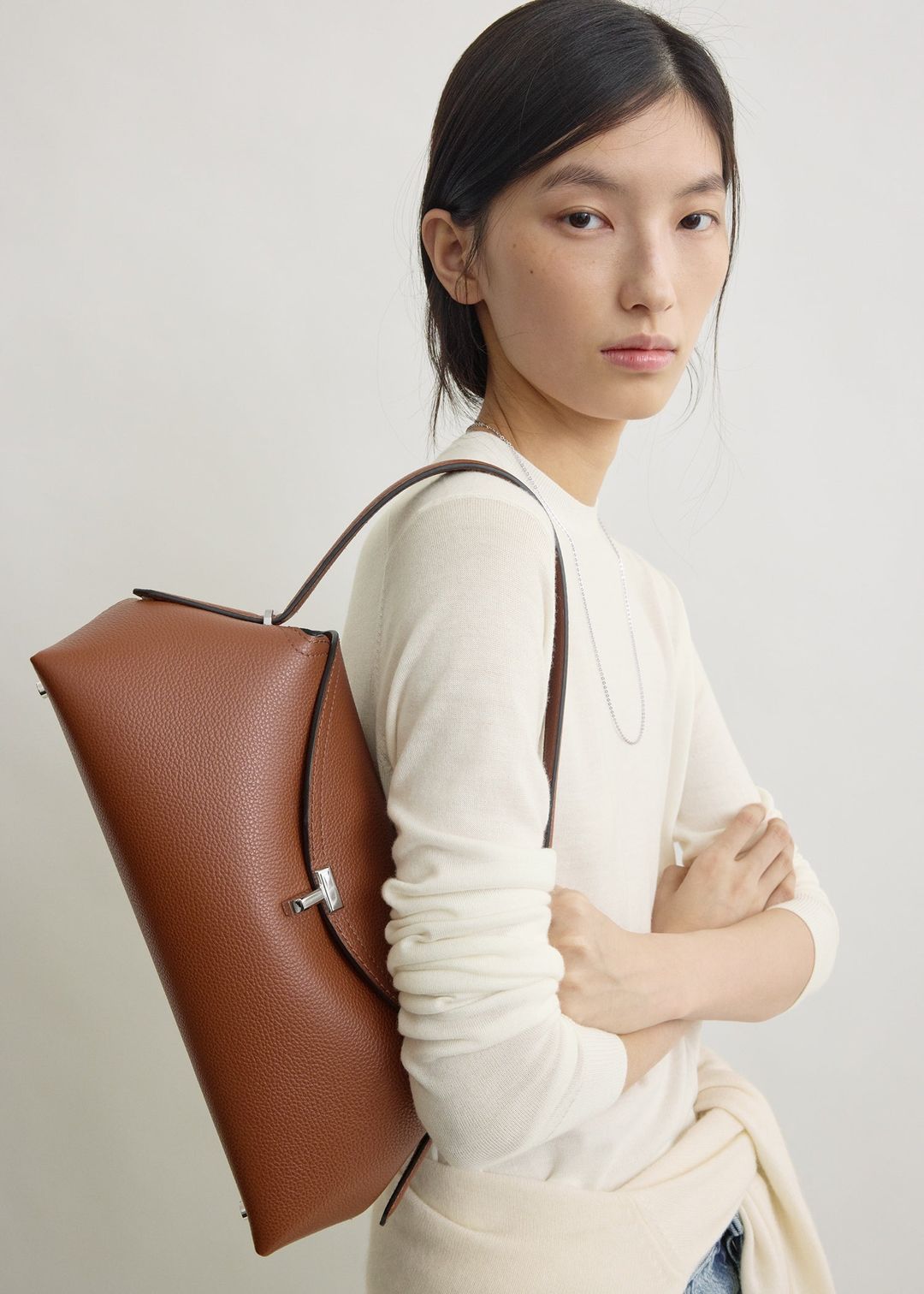 T-lock grained-leather shoulder sienna
