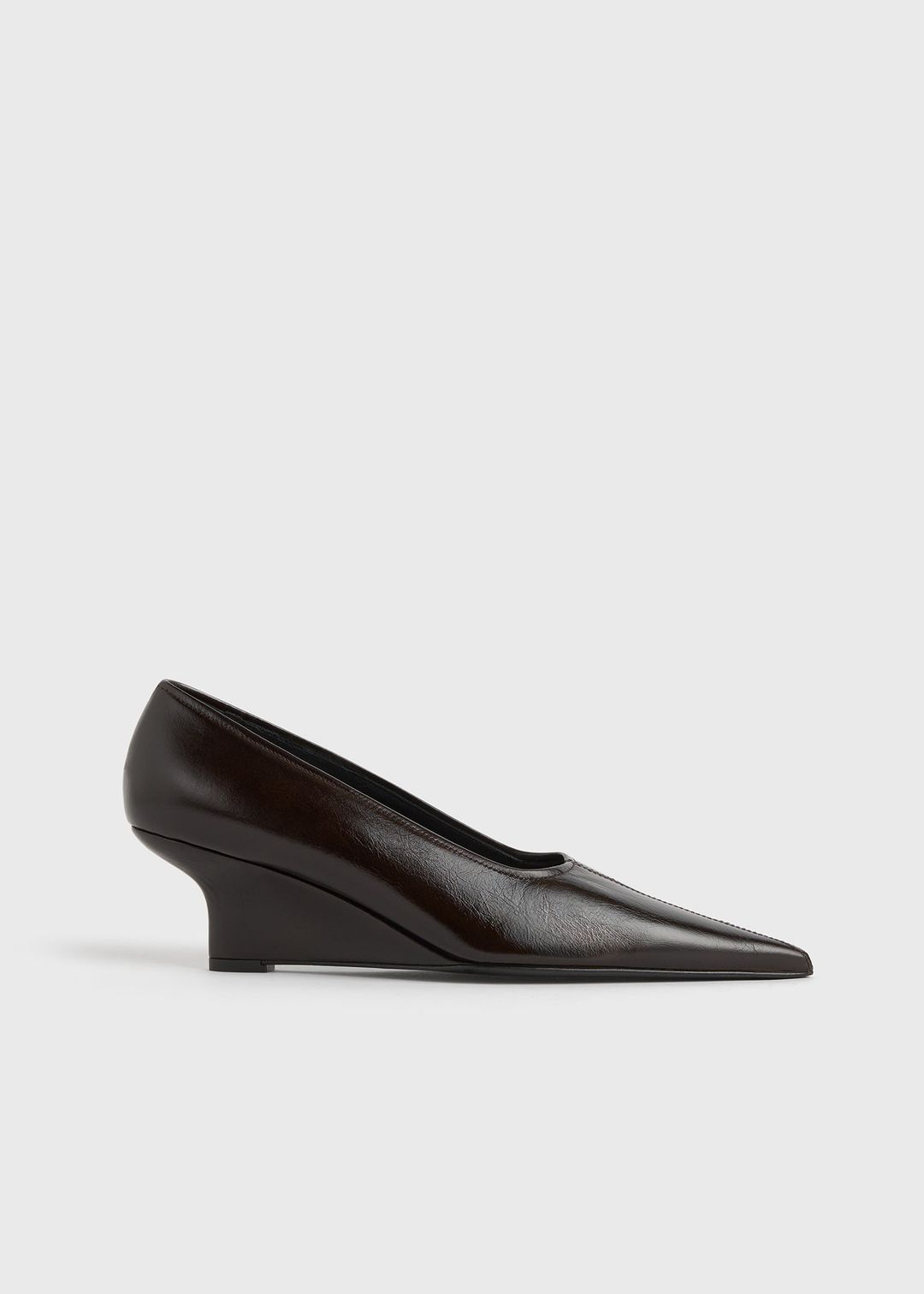 Sharp naplack wedge pumps bark #8