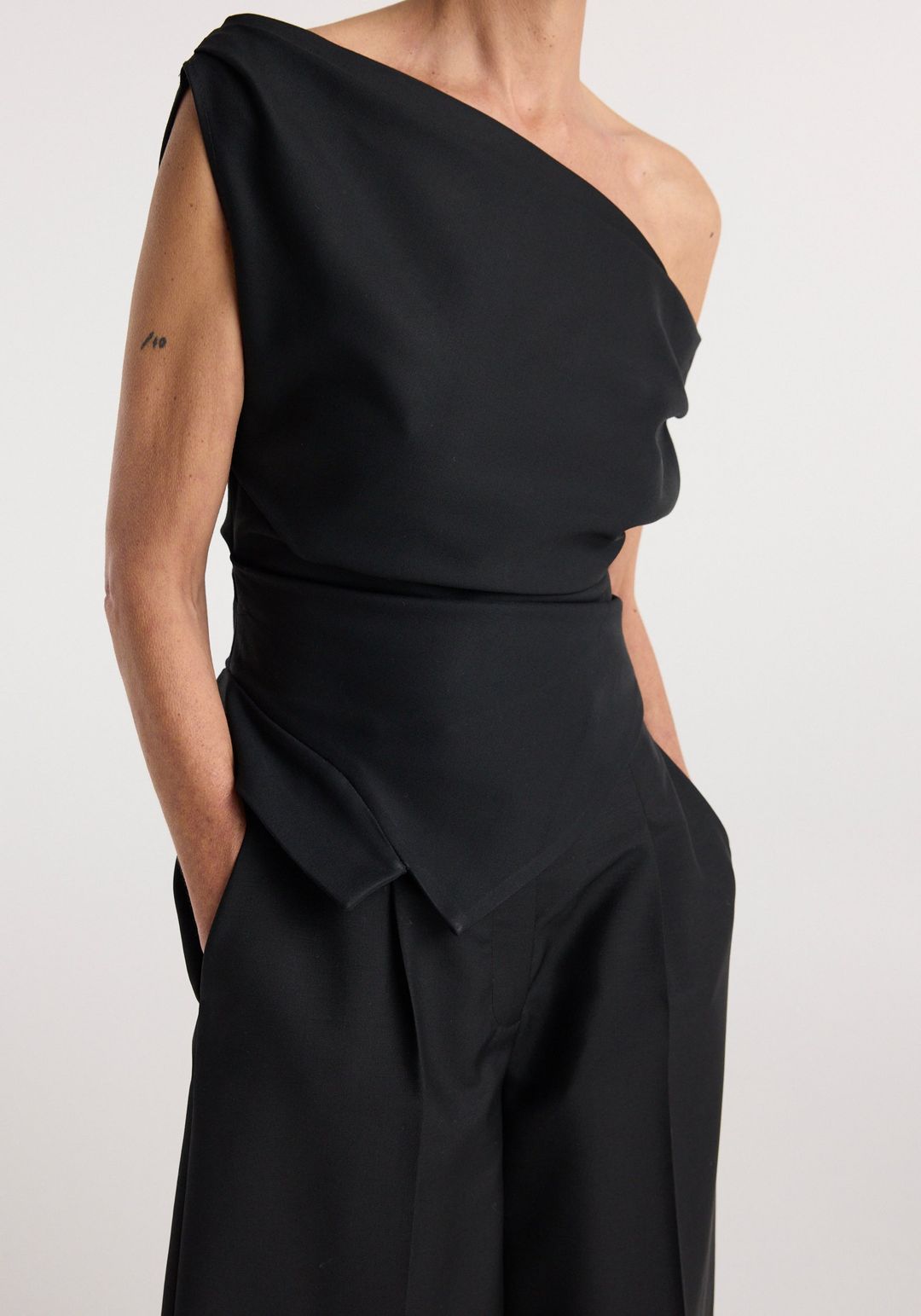 Off shoulder lapel top | black #4
