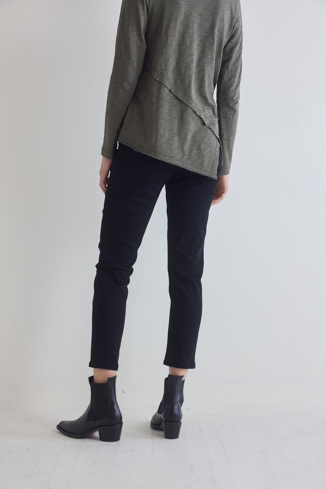 The Iconic Fitted Jeans #4