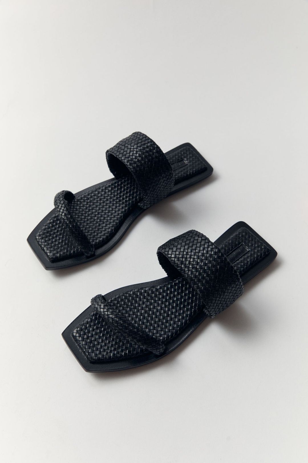 Woven Resort Slide - Black