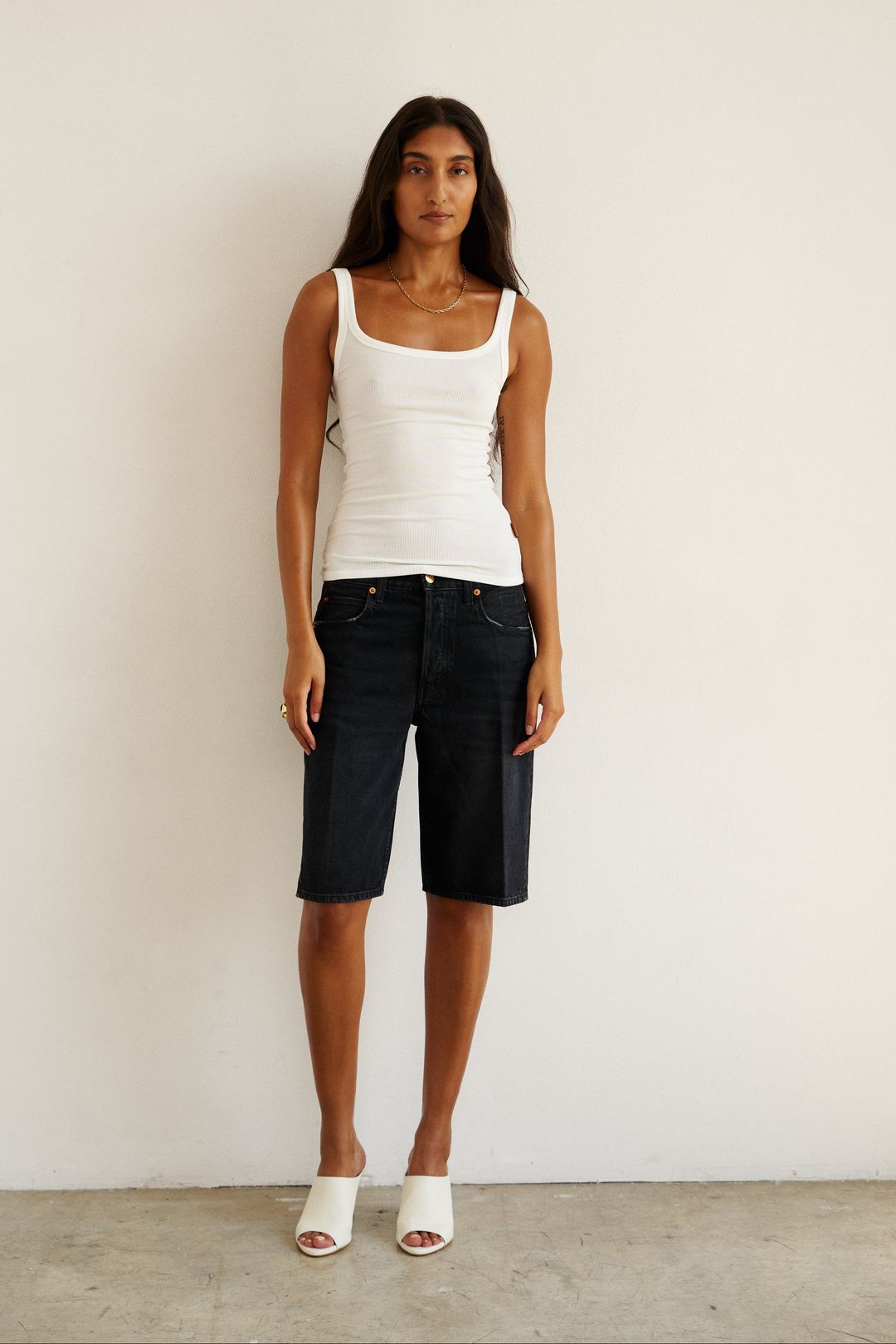 The Finished Hem Short in Washed Black #3