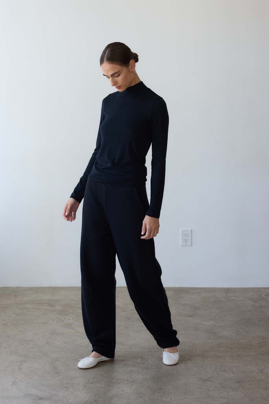 The Arc Lounge Pant in Black